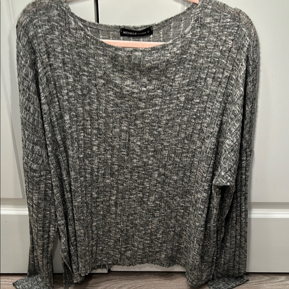 Michelle by Comune large gray knit long sleeve sweater rayon textured soft